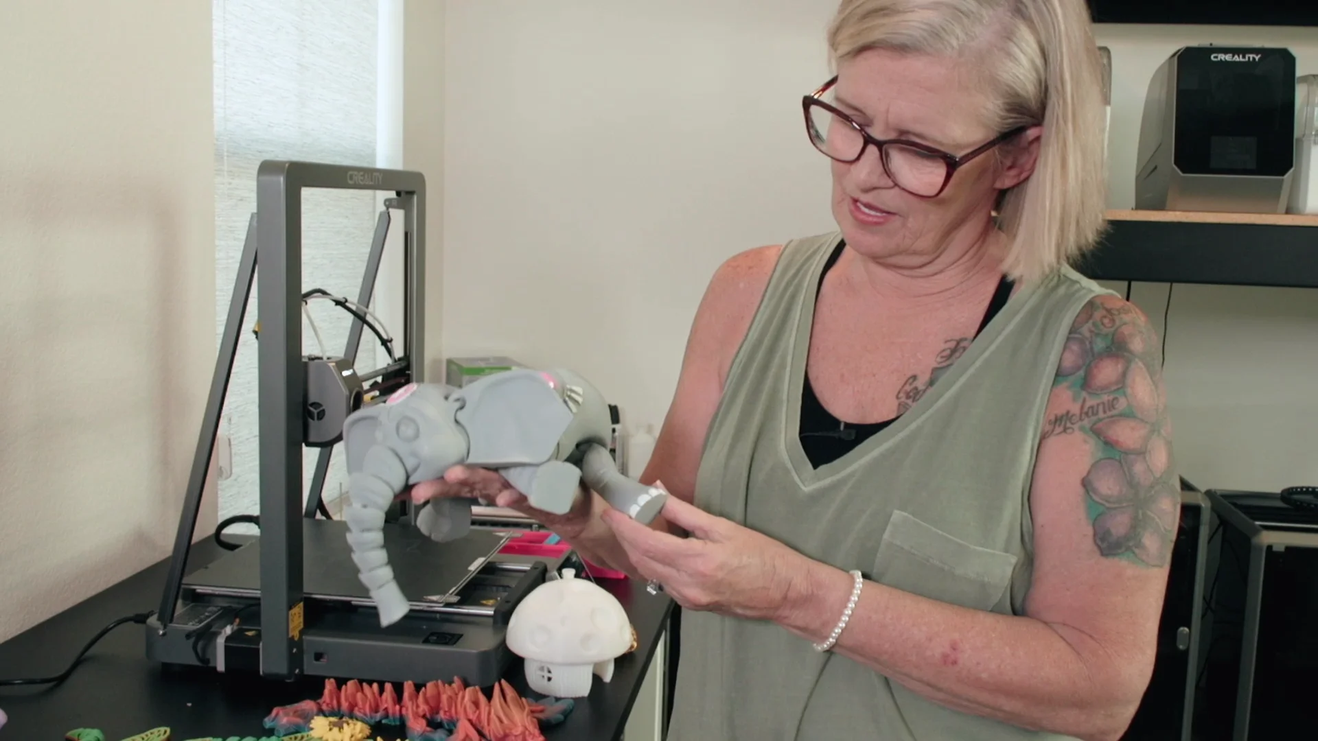 Charisse Lavertier presents her 3D-printed elephant
